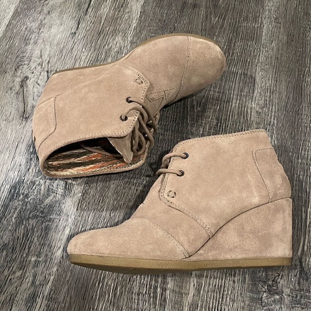 Tom’s bootie wedges beige - LIKE NEW - W6.5 - Picture 4 of 9